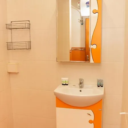 Apartament Spacious&central 2-bd In With Parking