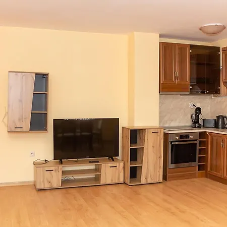 Spacious&central 2-bd In With Parking * Warna