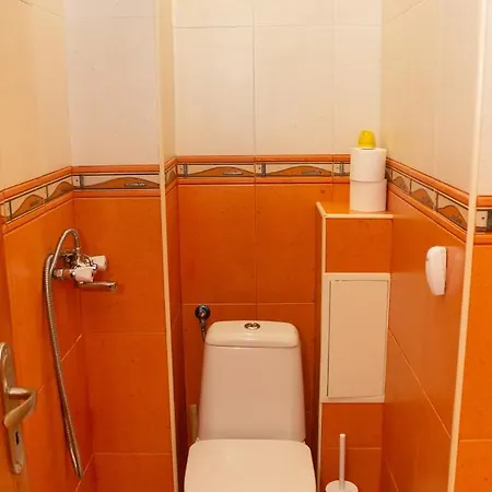 Spacious&central 2-bd In With Parking * Warna