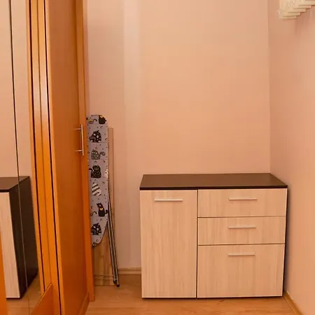 Spacious&central 2-bd In With Parking Apartament Warna
