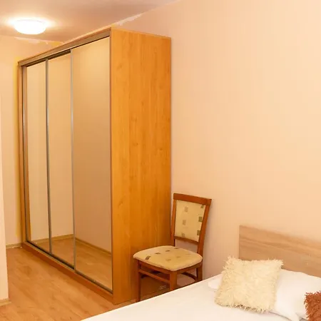 Spacious&central 2-bd In With Parking *