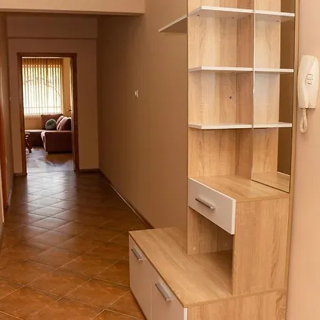 Apartament Spacious&central 2-bd In With Parking Warna